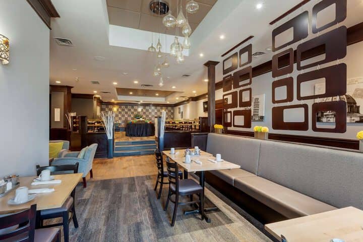 Breakfast area