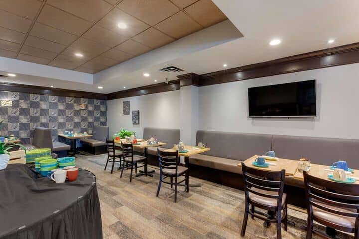 Breakfast area